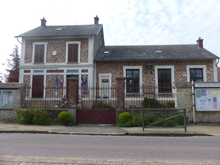 Mairie de Champmotteux — location de benne LAS